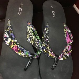 ALDO Black Wedge Flip Flop Size 10